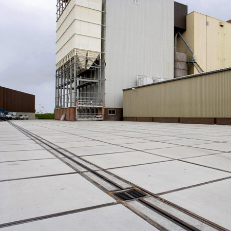 Stelcon 25cm N-plaat met hoeklijn 2x2m | Breukers Bouwmaterialen B.V.